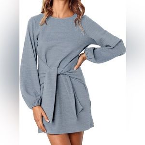 Super flattering tie/front dress - beautiful blue gray color.